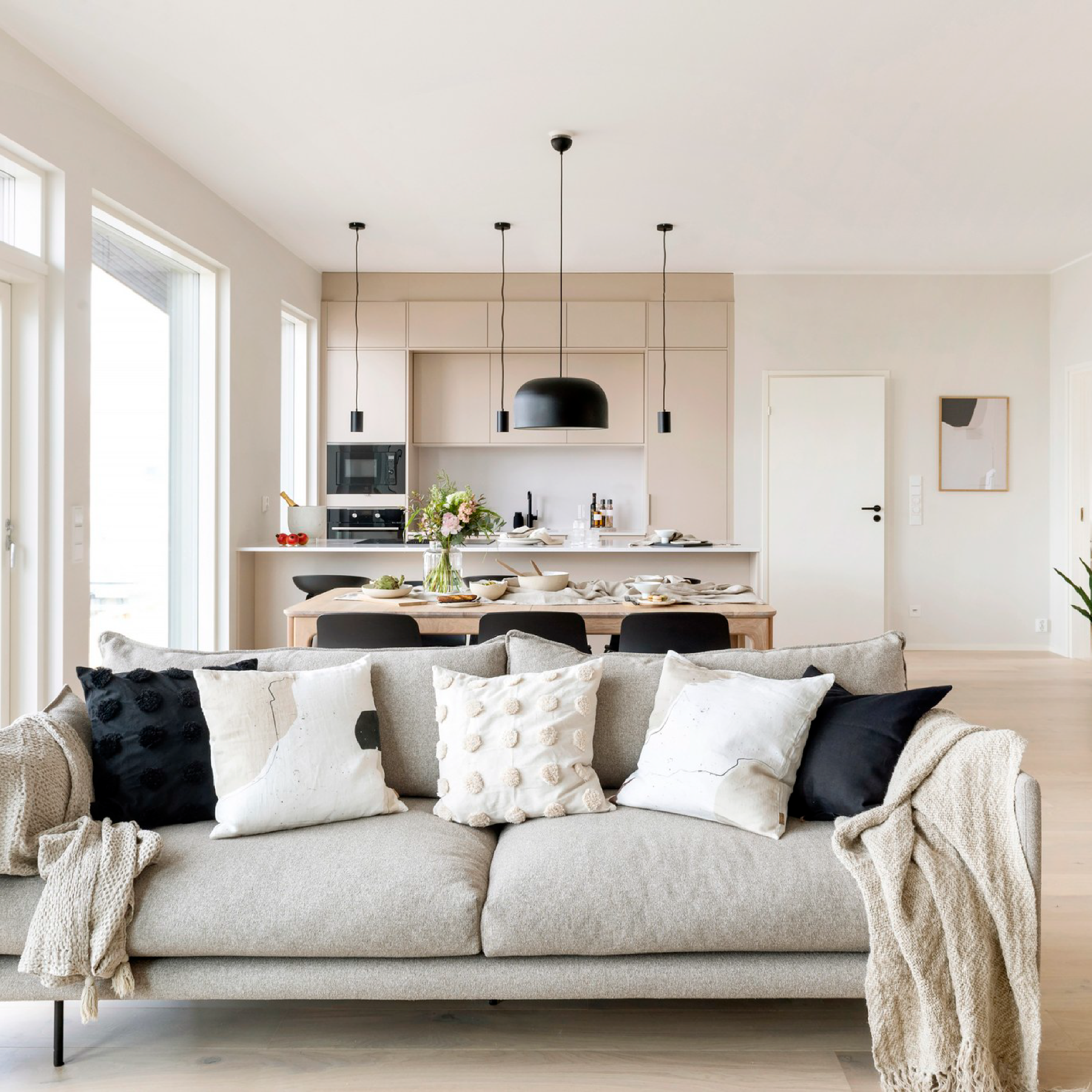 Ht Collection vaalea scandinaavinen Air-sohva asuntomessuilla