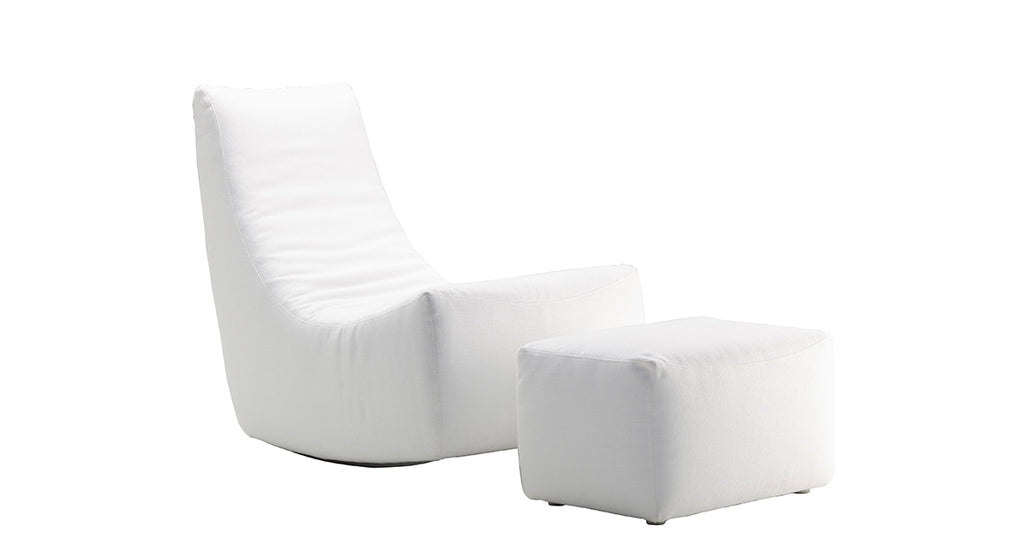 BALANSon kotimainen käsityönä valmistettu nojatuoli, jossa tamminen runko ja konepestävät kangaspäälliset. kaveriksi voi hankkia myös rahin.