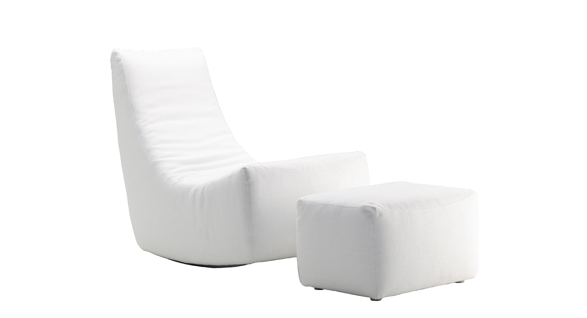 BALANS-nojatuolin kaveriksi voi hankkia myös rahin. Kotimainen käsityönä valmistettu nojatuoli, jossa tamminen runko ja konepestävät kangaspäälliset